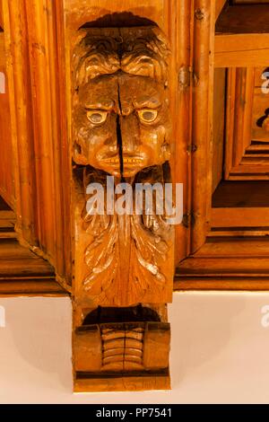 Las mejores del artesonado de la Biblioteca, colegio catolico franciscano Sant Francesc, 1952, Palma, Mallorca, Islas Baleares, España. Stockfoto