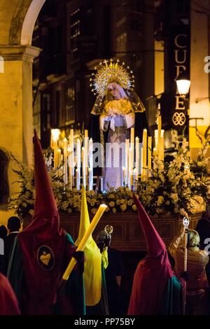 Cofrades en la Plaza Major, procesion de jueves santo, Palma, Mallorca, Islas Baleares, España. Stockfoto