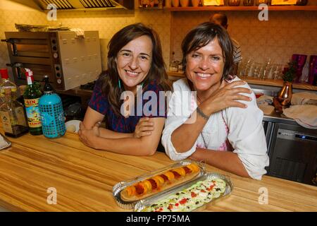 Maria y Katryna, La Coqueria, Mercado de Santa Catalina, Barrio de Santa Catalina, Palma, Mallorca, Balearen, Spanien. Stockfoto