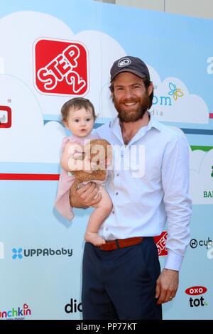 Culver City, CA. 22 Sep, 2018. Bob Hall, Tochter in der Ankunftshalle für Schritt 2 präsentiert die 7. jährliche Berühmtheit Red Carpet Event durch neue Blüte Medien profitieren, Baby 2 Baby, der Beauftragte bei Sony Pictures Studio, Culver City, CA 22. September 2018. Credit: Priscilla Grant/Everett Collection/Alamy leben Nachrichten Stockfoto