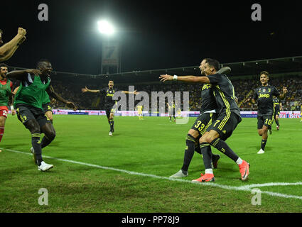 Frosinone. 23 Sep, 2018. Juventus' Spieler feiern während der Serie ein Fußballspiel zwischen dem FC Juventus und Frosinone in Frosinone, Italien, Sept. 23, 2018. FC Juventus Turin gewann 2-0. Credit: Alberto Lingria/Xinhua/Alamy leben Nachrichten Stockfoto