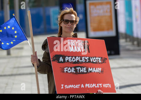 Liverpool, Merseyside, UK. 23. September 2018. Konferenz der Labour Party. Unterstützer, Delegierte, die Leute an der Echo Arena, Politik, als die Stadt ihren jährlichen politischen Veranstaltung. Kredit; MediaWorldImages/AlamyLiveNews. Stockfoto