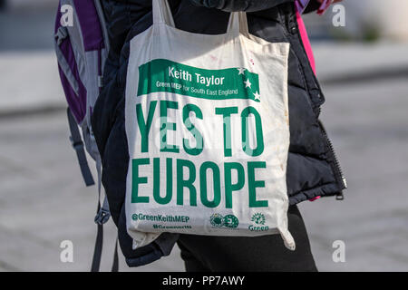 Liverpool, Merseyside, UK. 23. September 2018. Konferenz der Labour Party. Unterstützer, Delegierte, die Leute an der Echo Arena, Politik, als die Stadt ihren jährlichen politischen Veranstaltung. Kredit; MediaWorldImages/AlamyLiveNews. Stockfoto