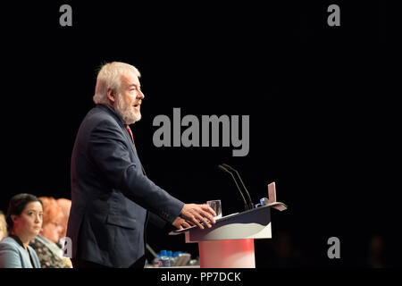 Liverpool, Großbritannien. 24. Sep 2018. Die jährliche Konferenz der Labour Party 2018, Albert Docks, Liverpool, England, UK. 24. September, 2018. Carwyn Jones UHR, Erster Minister von Wales Wales sprechen auf dem Bericht und seinen letzten von der Labour Party, jährliche Konferenz 2018. Alan Beastall/Alamy leben Nachrichten Stockfoto