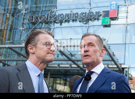 Berlin, Deutschland. Sep, 2018 04. Von links: Axel Sven SPRINGER (Enkel des Firmengründers Publisher) und dr. Mathias Doepfner (Vorstandsvorsitzender Axel Springer SE) Richtfest für den neuen Verlag von Axel Springer SE in unmittelbarer Nähe der Zentrale in Berlin, Deutschland am 04.09.2018. | Verwendung der weltweiten Kredit: dpa/Alamy leben Nachrichten Stockfoto