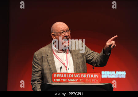 Liverpool, England. 24. September, 2018. Dave Ward, Generalsekretär der Communication Workers Union liefert in seiner Rede auf der Konferenz, auf der Sitzung am Vormittag des zweiten Tages der Labour Party jährliche Konferenz im ACC Conference Center. Kevin Hayes/Alamy leben Nachrichten Stockfoto