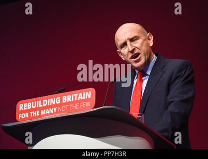 Liverpool, Großbritannien. 24. Sep 2018. John Healey Schatten Staatssekretär für Wohnungswesen Adressierung der Labour Party Konferenz in Liverpool 2018 Credit: Della Batchelor/Alamy leben Nachrichten Stockfoto