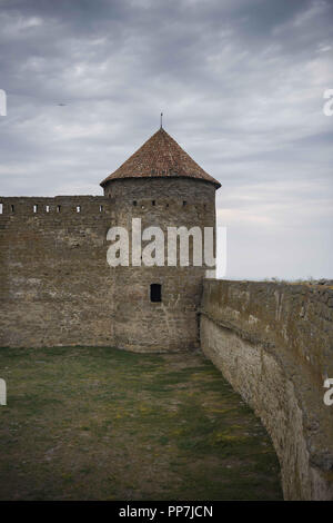 September 9, 2018 - Ob Belgorod-Dnestrovskiy, Odessa, Ukraine, Europa - unangreifbar Verteidigungsmauern und towerh der Festung Akkerman Credit: Andrey Nekrasov/ZUMA Draht/Alamy leben Nachrichten Stockfoto