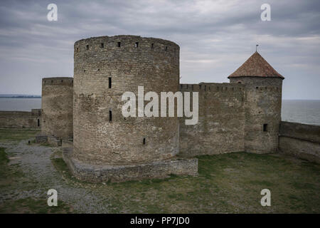 September 9, 2018 - Ob Belgorod-Dnestrovskiy, Odessa, Ukraine, Europa - unangreifbar Verteidigungsmauern und towerh der Festung Akkerman Credit: Andrey Nekrasov/ZUMA Draht/Alamy leben Nachrichten Stockfoto