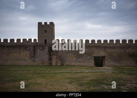 September 9, 2018 - Ob Belgorod-Dnestrovskiy, Odessa, Ukraine, Europa - unangreifbar Verteidigungsmauern und towerh der Festung Akkerman Credit: Andrey Nekrasov/ZUMA Draht/Alamy leben Nachrichten Stockfoto