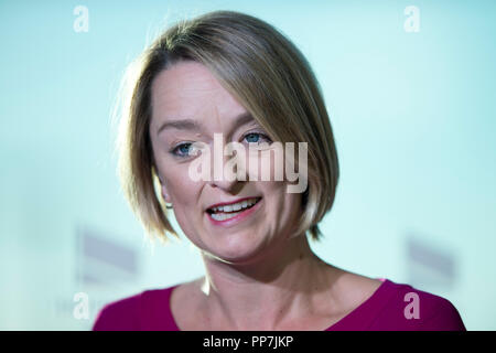 Liverpool, Großbritannien. 24. September 2018. Laura Kuenssberg, politischer Redakteur der BBC News, während einer Sendung von der Labour Party, Konferenz in Liverpool. © Russell Hart/Alamy Leben Nachrichten. Stockfoto