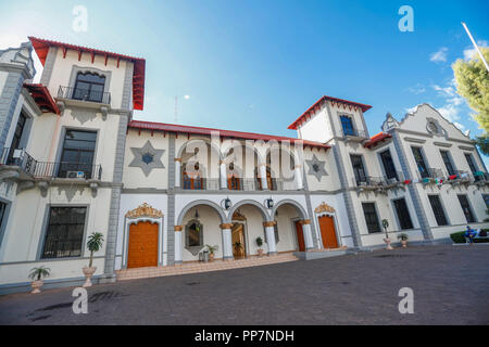 Fassade des Städtischen Palast von Magdalena, Sonora, Mexiko... Fachada del Palacio Municipal de Magdalena, Sonora, Mexiko (Foto: Luis Gutierrez/N Stockfoto