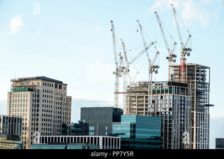 London England, Großbritannien, Großbritannien Großbritannien, South Bank, Wolkenkratzer, Southbank Place, Shell Center-Sanierung, Gebäude, neu im Neubau si Stockfoto