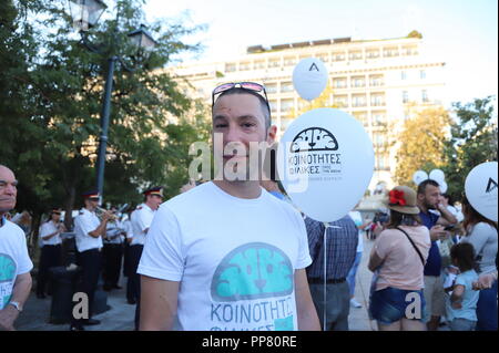 Athen, Griechenland. 23 Sep, 2018. Eine Erinnerung zu Fuß zum Ende Alzheimer wurde in Athen als Teil der Welt Alzheimers Monat organisiert. Credit: George Panagakis/Pacific Press/Alamy leben Nachrichten Stockfoto