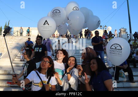 Athen, Griechenland. 23 Sep, 2018. Eine Erinnerung zu Fuß zum Ende Alzheimer wurde in Athen als Teil der Welt Alzheimers Monat organisiert. Credit: George Panagakis/Pacific Press/Alamy leben Nachrichten Stockfoto