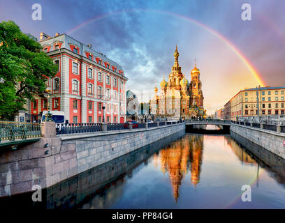 Russland, St. Petersburg - Kirche Erlöser auf verschüttetem Blut mit Regenbogen Stockfoto