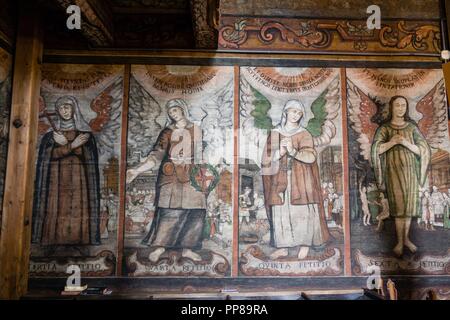 Pinturas Murales, Históricas DE LOS SIGLOS XVI y XVII, Iglesia del San Miguel Arcángel, siglo XV-XVI construida integramente con Madera, Binarowa, Maloposka, voivodato de La Pequeña Polonia, Cárpatos, Polonia, Europa. Stockfoto