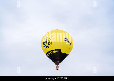 Hot Air Balloon Werbung Deutsche Fußball-Verein BVB und Puma auf der 28 Warsteiner Internationale Montgolfiade, 2018 in Warstein, Deutschland Stockfoto