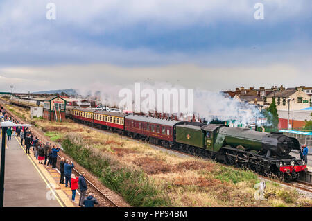 Flying Scotsman Dampflokomotive Yns Mon Express Abergele und Pensarn station. Stockfoto