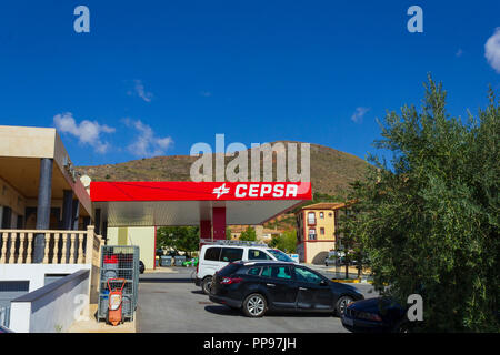 Cepsa Garage in Oria eine kleine ländliche Stadt in Andalusien Spanien Stockfoto