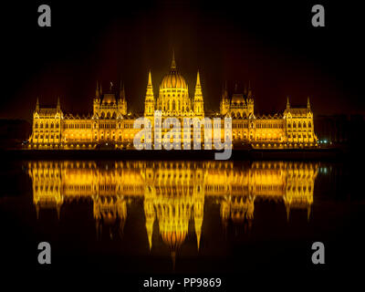 Das Parlamentsgebäude in Budapest. Auch als Parlament von Budapest bekannt. Das Budapester Parlament Gebäude ist der drittgrößte Parlament. Stockfoto