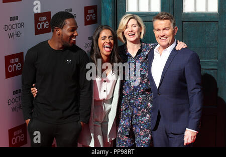 (Von links nach rechts) Tosin Cole, Mandip Gill, Jodie Whittaker und Bradley Walsh an den Arzt, der Premiere auf der Light Kino im Moor, Sheffield statt. Bild Datum: Montag, September 24, 2018. Siehe PA Geschichte SHOWBIZ DrWho. Photo Credit: Danny Lawson/PA-Kabel Stockfoto