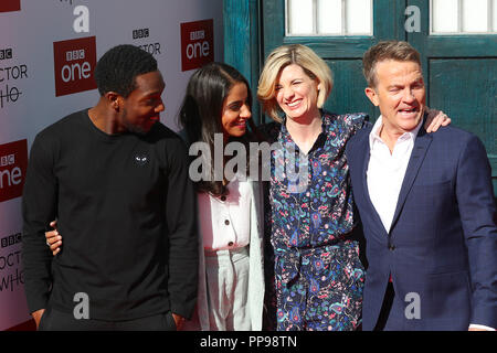 (Von links nach rechts) Tosin Cole, Mandip Gill, Jodie Whittaker und Bradley Walsh an den Arzt, der Premiere auf der Light Kino im Moor, Sheffield statt. Bild Datum: Montag, September 24, 2018. Siehe PA Geschichte SHOWBIZ DrWho. Photo Credit: Danny Lawson/PA-Kabel Stockfoto