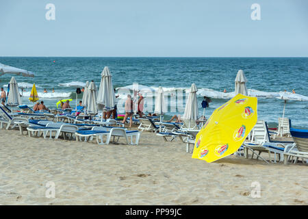 OBZOR, Bulgarien - 26. JULI 2014: Strand von Resort Obzor Region Burgas, Bulgarien Stockfoto