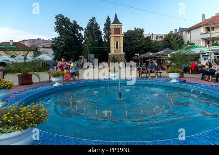 OBZOR, Bulgarien - 26. JULI 2014: Street im Zentrum der Ortschaft Volders, Region Burgas, Bulgarien Stockfoto