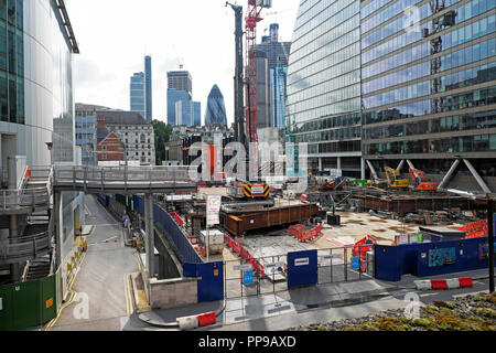 21 Moorfields Baustelle Aussicht von Moor Lane über neue Moorgate Crossrail Station im August 2018 in der Stadt von London England UK KATHY DEWITT Stockfoto