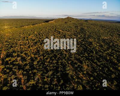 Luftaufnahme der grünen Landschaft in der Gemeinde Carbó, Sonora. 21. Sep 2018. Panorama.... Dawn, Amanecer. Vista aerea de Verde paisaje en el München Stockfoto