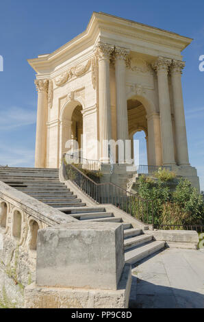 Alte Wasserturm auf der Promenade von Peyrou in Stadt Montpellier in Frankreich Stockfoto