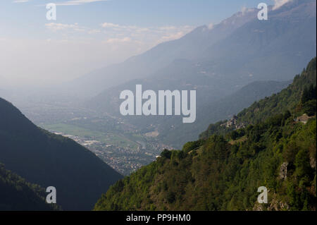 Europa, Italien - Sondrio - Campo Tartano "Brücke in den Himmel' lange tibetanische Brücke 234 Meter, 140 Meter hoch ist der höchste in Europa. Stockfoto