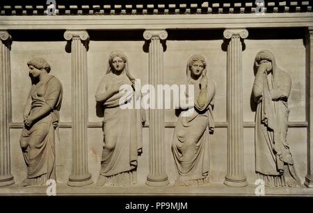Sarkophag der Trauer Frauen. 4. vorchristlichen Jahrhundert. Pentelic Marmor. Von der königlichen Nekropole von Sidon. Kammer I. Archäologischen Museum. Museum des Alten Orients. Istanbul. Die Türkei. Stockfoto