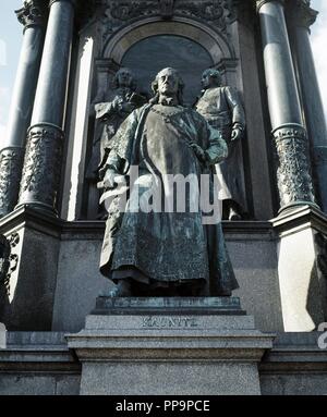 Wenzel Anton Fürst von Kaunitz-Rietberg (1711-1794). Österreichischer Staatsmann. Statue, Teil der Maria Theresia Denkmal von Kaspar von Zumbusch (1830-1915) 1888. Maria-Theresien Platz. Wien. Österreich. Stockfoto