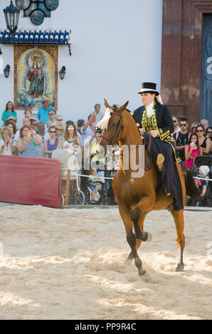Weibliche Pferdesport. Jährliche Veranstaltung, Tag der Pferde, Feier, Event, Fuengirola, Málaga, Andalusien, Spanien. September 2018 Stockfoto