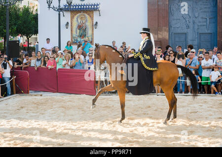 Weibliche Pferdesport. Jährliche Veranstaltung, Tag der Pferde, Feier, Event, Fuengirola, Málaga, Andalusien, Spanien. September 2018 Stockfoto