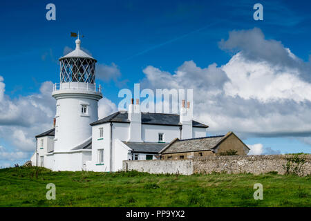 Der Leuchtturm auf der Insel Caldey, Pembrokeshire, Wales Stockfoto