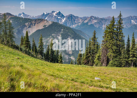 Mount Ballard, Azurit Peak in dist auf Links, Okanogan, von windigen Pass Trail, Teil der Pacific Crest Trail, North Cascades, Washington State, USA Stockfoto