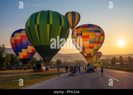 Parco Acquarossa, Italien - das Land in der Gemeinde von Città di Castello, Umbrien, von dem aus die Ballons der Todi Sagrantino Cup gehen Stockfoto