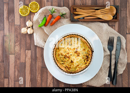 Lauch Quiche pie und geräuchertem Lachs Stockfoto