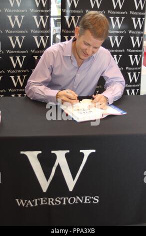 Liverpool, Großbritannien, Jeremy Kyle Autogrammstunde in Liverpool waterstones credit Ian Fairbrother/Alamy Stockfotos Stockfoto