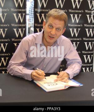 Liverpool, Großbritannien, Jeremy Kyle Autogrammstunde in Liverpool waterstones credit Ian Fairbrother/Alamy Stockfotos Stockfoto