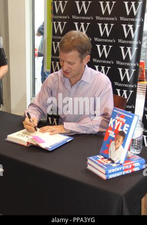 Liverpool, Großbritannien, Jeremy Kyle Autogrammstunde in Liverpool waterstones credit Ian Fairbrother/Alamy Stockfotos Stockfoto