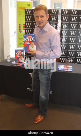 Liverpool, Großbritannien, Jeremy Kyle Autogrammstunde in Liverpool waterstones credit Ian Fairbrother/Alamy Stockfotos Stockfoto