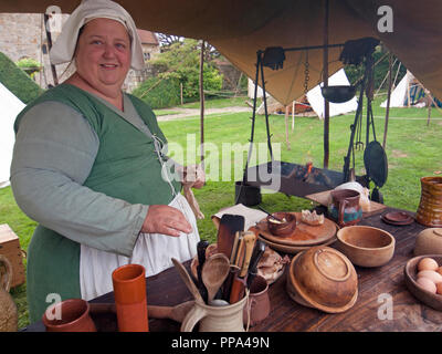 Eine mittelalterliche Messe an Michelham Priory in East Sussex Stockfoto