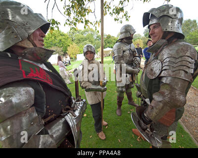 Eine mittelalterliche Messe an Michelham Priory in East Sussex Stockfoto