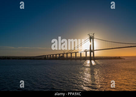 Sundown geschossen von einer Brücke, die den Kanal von Mosambik in Maputo kreuzt. Stockfoto