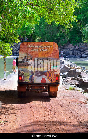 Cahills Überqueren der East Alligator River auf den Arnhem Highway/Oenpelli Straße, Kakadu, Top End, Northern Territory, Australien Stockfoto