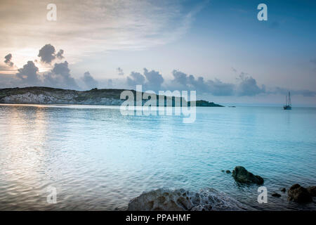 Klippen in der Nähe von Kalamitsi Beach, Sithonia Chalkidiki Griechenland Stockfoto